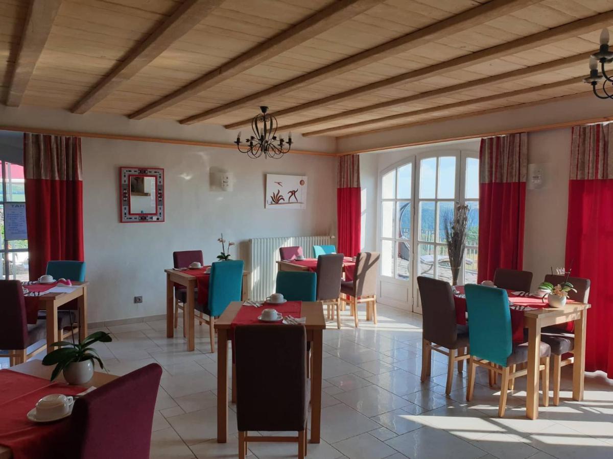 Logis Hotel Restaurant & Spa Les Remparts Salers Exteriör bild