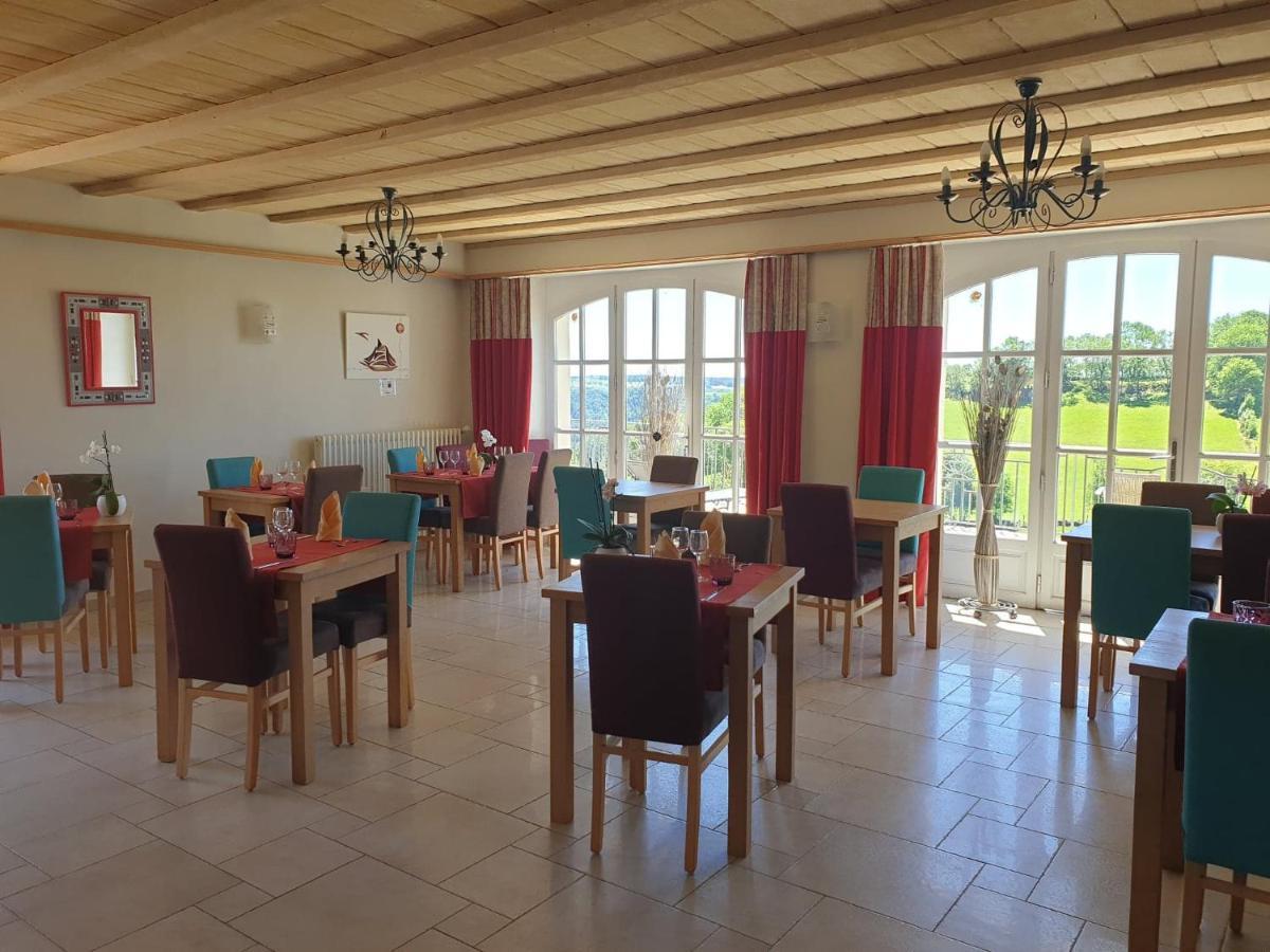 Logis Hotel Restaurant & Spa Les Remparts Salers Exteriör bild