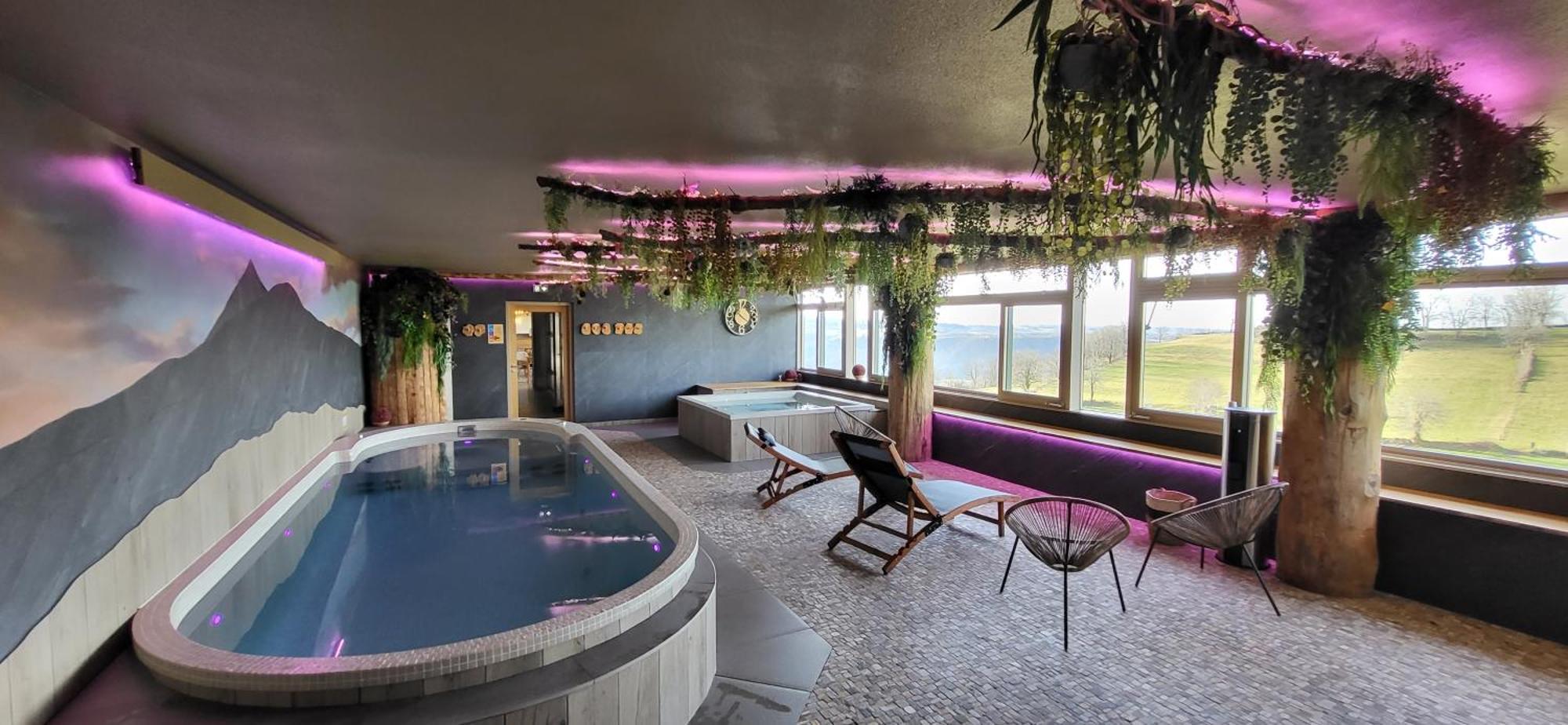 Logis Hotel Restaurant & Spa Les Remparts Salers Exteriör bild