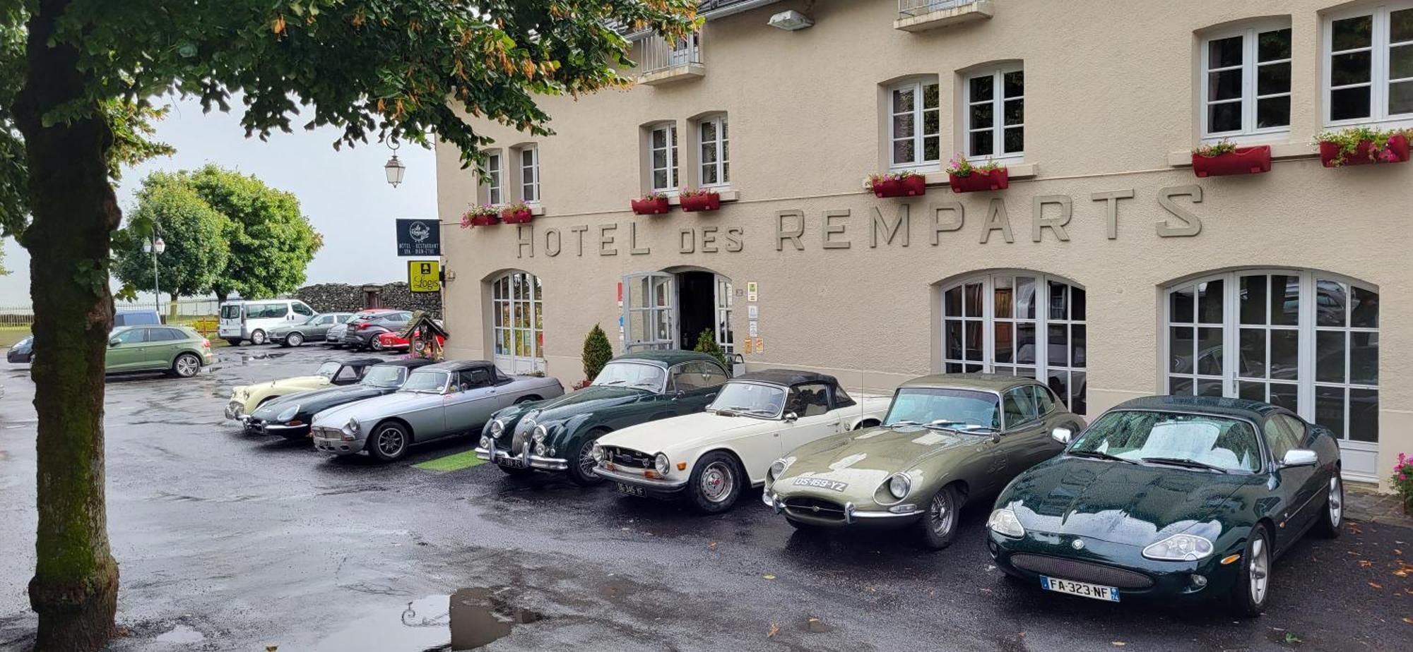 Logis Hotel Restaurant & Spa Les Remparts Salers Exteriör bild