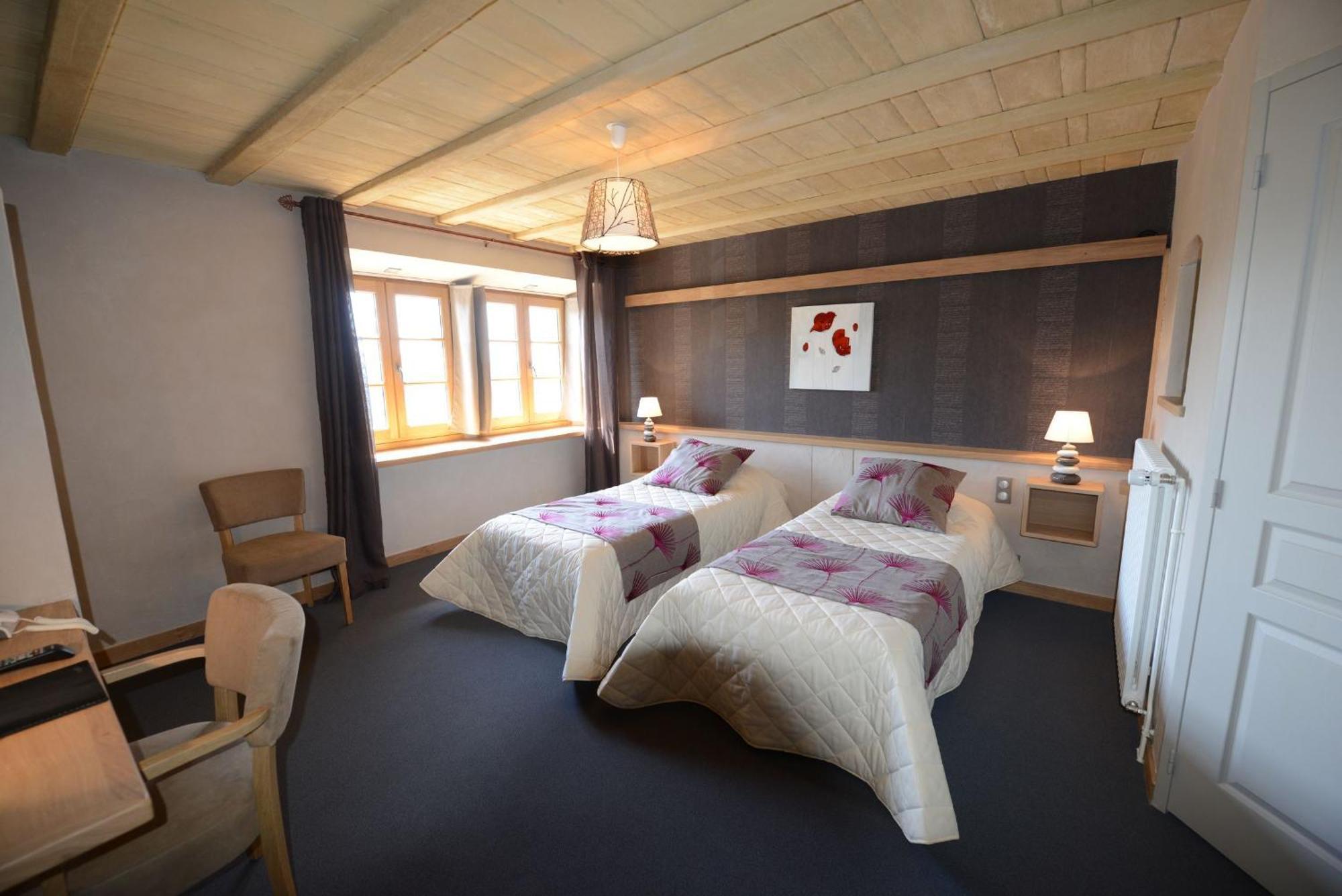 Logis Hotel Restaurant & Spa Les Remparts Salers Exteriör bild