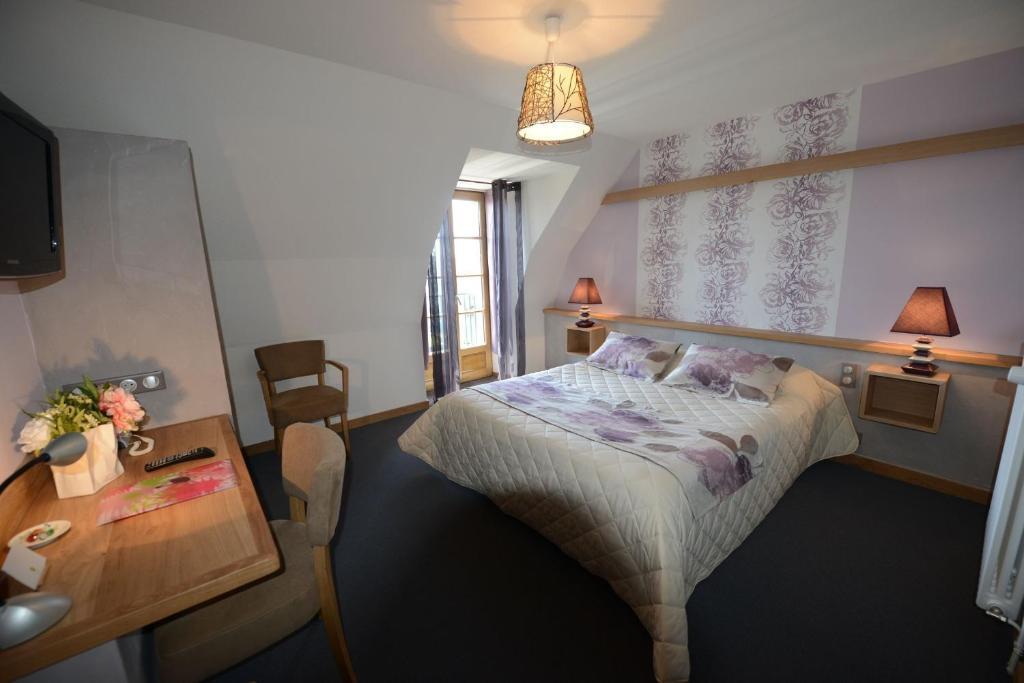Logis Hotel Restaurant & Spa Les Remparts Salers Rum bild