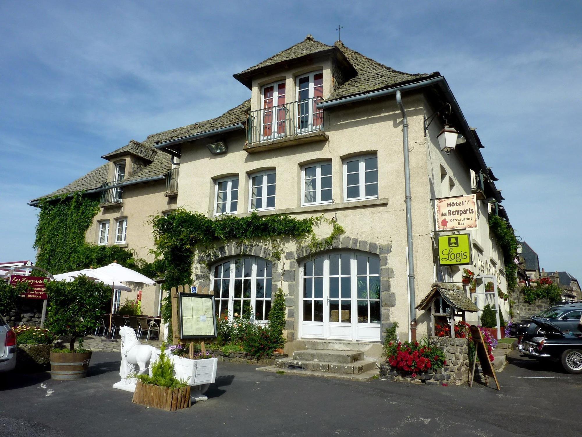 Logis Hotel Restaurant & Spa Les Remparts Salers Exteriör bild