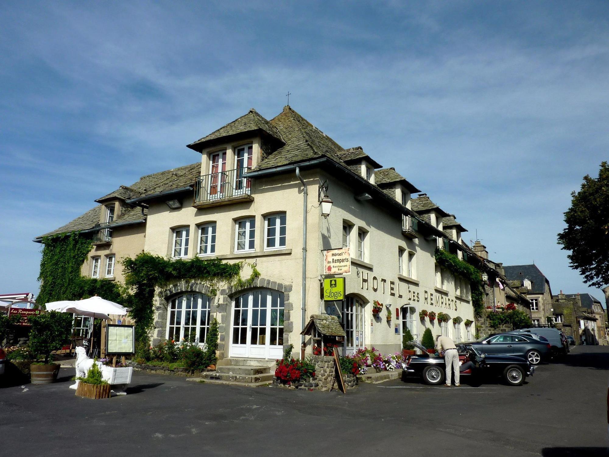 Logis Hotel Restaurant & Spa Les Remparts Salers Exteriör bild